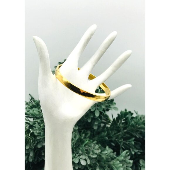 Vintage inspired Gold-Tone Polished Slim Bangle Bracelet - Picture 4 of 5